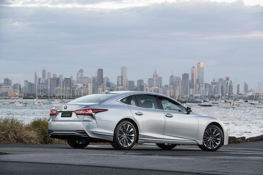  Lexus LS500h 2018 года  (AU) (фото 15 из 23)